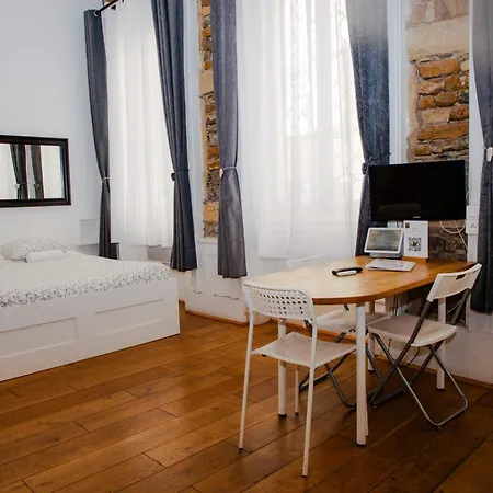 Loge De L'opera D'hotes فندق مبيت وإفطار 4*