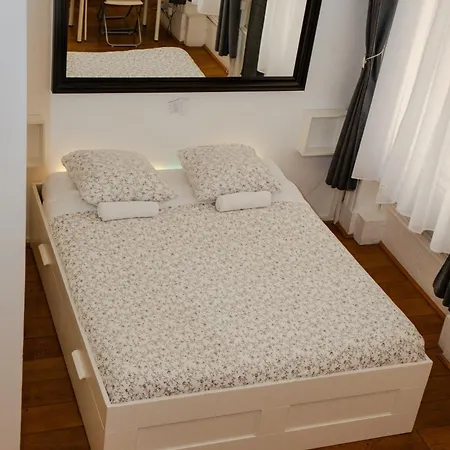 فندق مبيت وإفطار Loge De L'opera D'hotes ليون