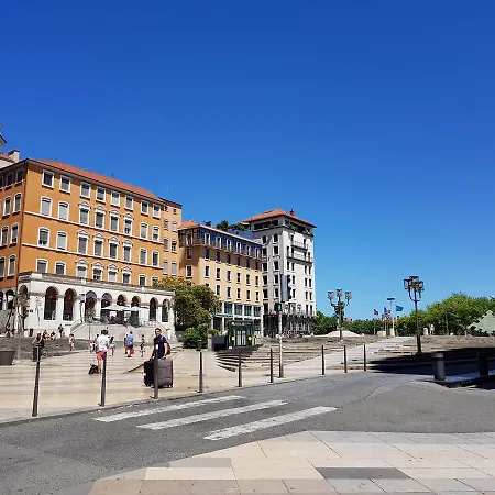 Loge De L'opera Nocleg ze śniadaniem 4*