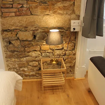 Loge De L'opera Bed and Breakfast 2*